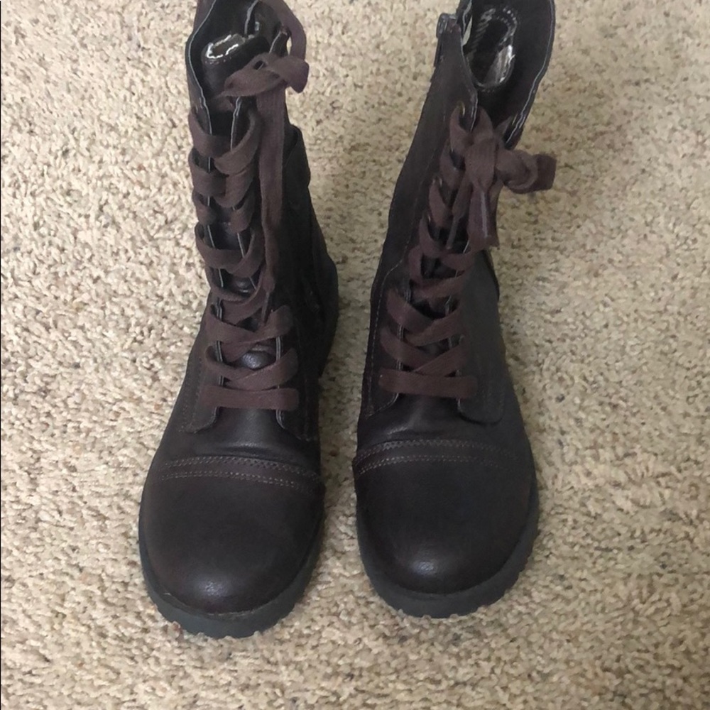 Brown tie up boots